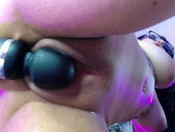 RavenFoxy webcam model stream image