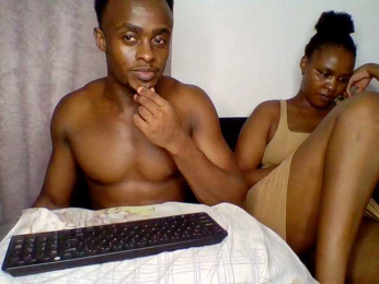 TwosomeTreasure webcam model stream image