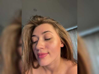 juicy-peachh webcam model stream image
