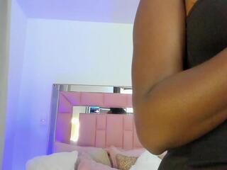 Nia Williams webcam model stream image