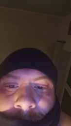 Hugedoee04 webcam model stream image