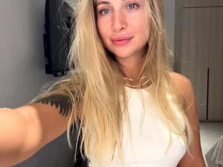 Katina Feather webcam model stream image