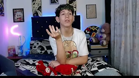 Yorsamm_and_friends webcam model stream image