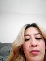 La_quecu webcam model stream image