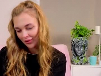 moirawenzinger webcam model stream image