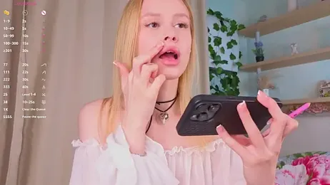 TaraSims webcam model stream image