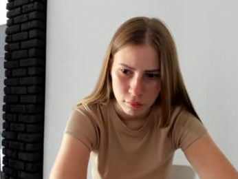 amelia_gold9 webcam chaturbate model stream image