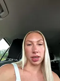 LuisaBecker webcam model stream image