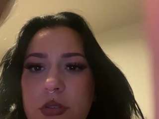 brooklyngetswet webcam model stream image