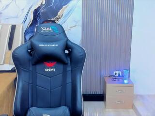 Riccie Pezzutti webcam model stream image