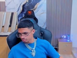 Riccie Pezzutti webcam model stream image