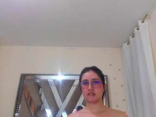 leyladarly webcam model stream image