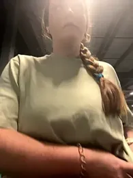 BustyBonnieUK webcam model stream image