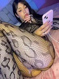DollCamila webcam model stream image