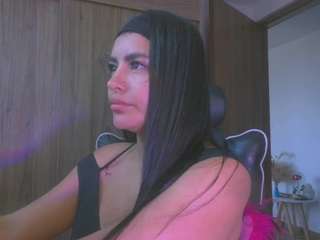 layla-nicols webcam model stream image
