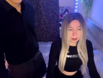reynasweet_ webcam model stream image