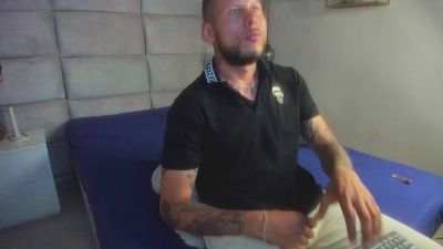 RomanCross_ webcam model stream image
