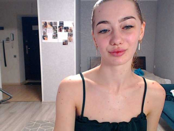 viena928502 webcam model stream image