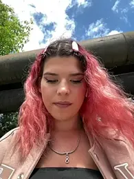 RiriRoseey webcam stripchat model stream image