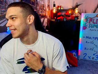 Ridge Hunter webcam model stream image