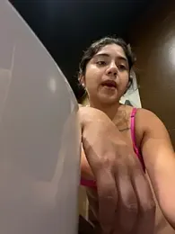 karlynoguez webcam model stream image