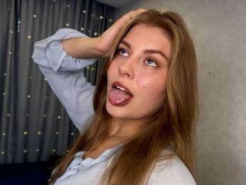 MilaOlivers webcam preview