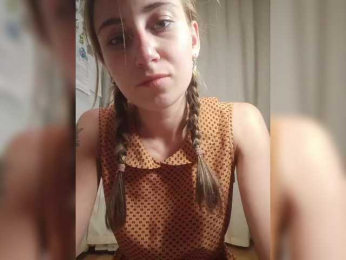 MilkyGirl webcam model stream image