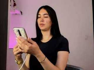 misslucia webcam model stream image