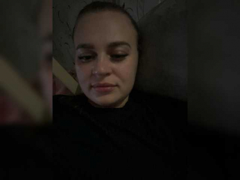 Chattie-Issy webcam model stream image