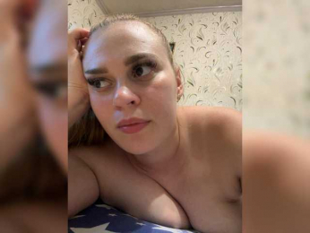 Chattie-Issy webcam model stream image