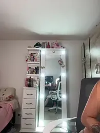 Emmily_19 webcam model stream image