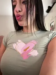 Emmily_19 webcam model stream image