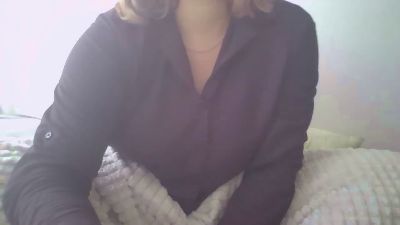 CurvyMaya webcam model stream image