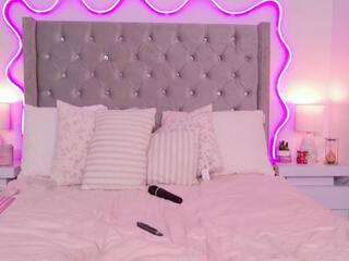 Julia Summers webcam model stream image