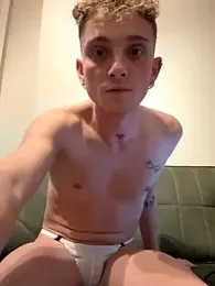 Turkishleo webcam model stream image