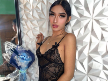 GwenGivenchy webcam model stream image