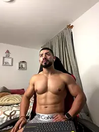 Ezzio_Scolaro webcam stripchat model stream image