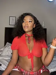 ThickBaddieSA stripchat stream image