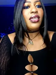 AmazonianMistress stripchat stream image