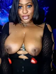 AmazonianMistress stripchat stream image