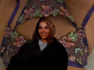 destinirahh camsoda stream image