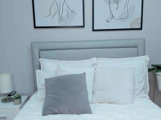 mili-moon camsoda stream image