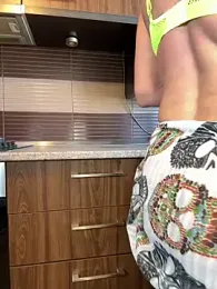 Hotmomcheckk_ stripchat stream image