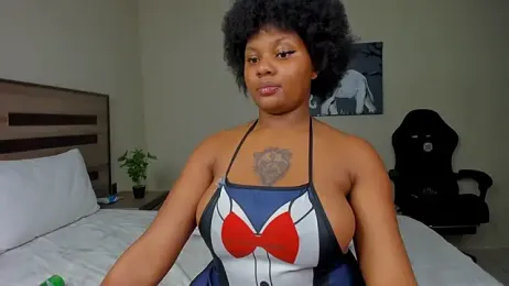 Renee-18 stripchat stream image