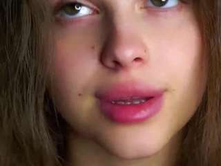 maycrute camsoda stream image
