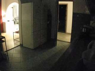 voyeurcam-julmodels-kitchen camsoda stream image