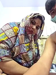 MOM-SUN-COUPLE stripchat stream image