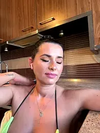 Hotmomcheckk_ stripchat stream image