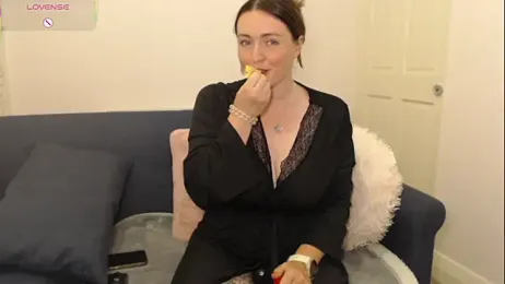 BustyBonnieUK stripchat stream image