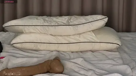 LucyNuty stripchat stream image